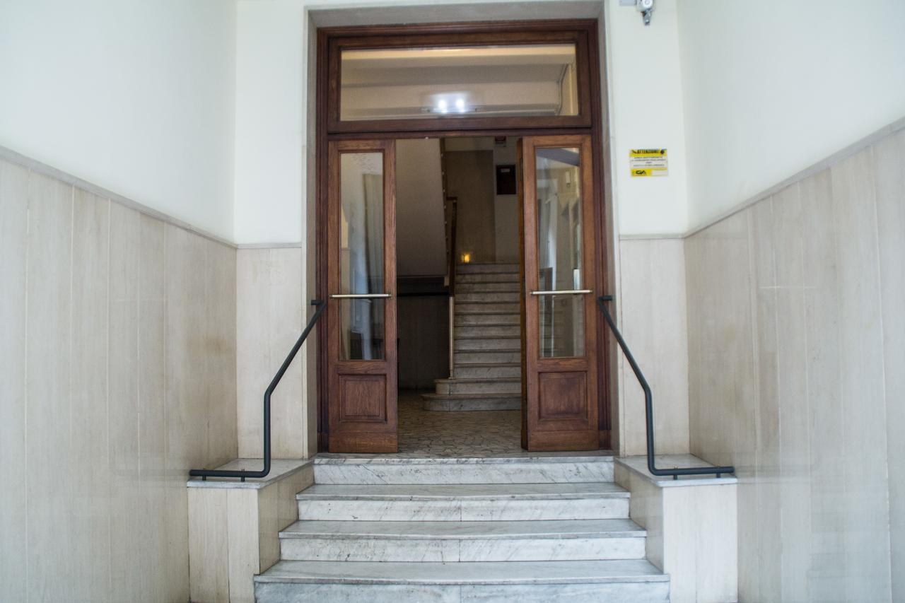 مبيت وإفطار نابولي Interno 10 Cavour المظهر الخارجي الصورة